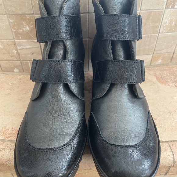 Fly London leather wedge boots size 42, NWT - Picture 3 of 9